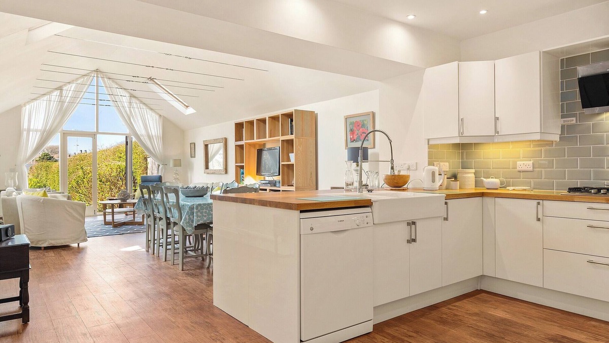 Manorbier Cottage | 4 bedroom accommodation in Manorbier