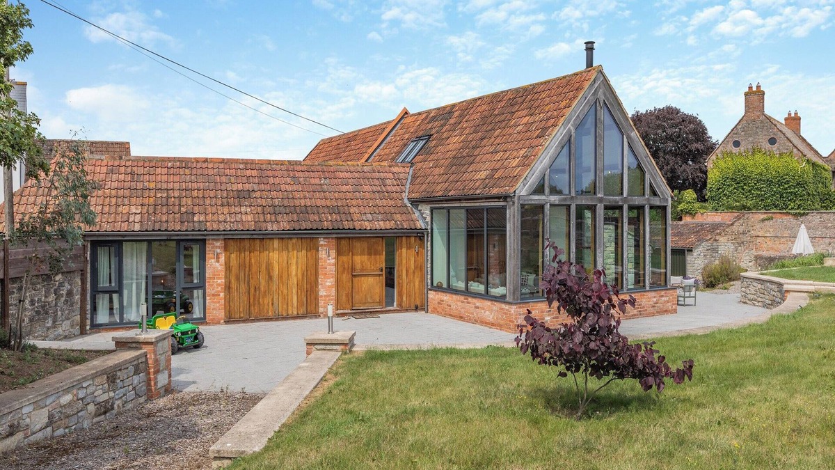 Muchelney Cottage | 4 bedroom accommodation in Middlezoy, near Bridgwater