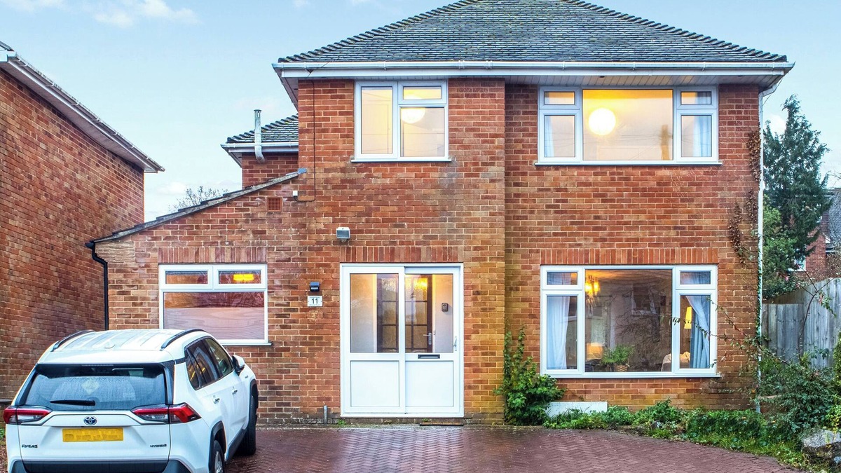 Salisbury Cottage | 4 bedroom accommodation in Salisbury, near Dorset