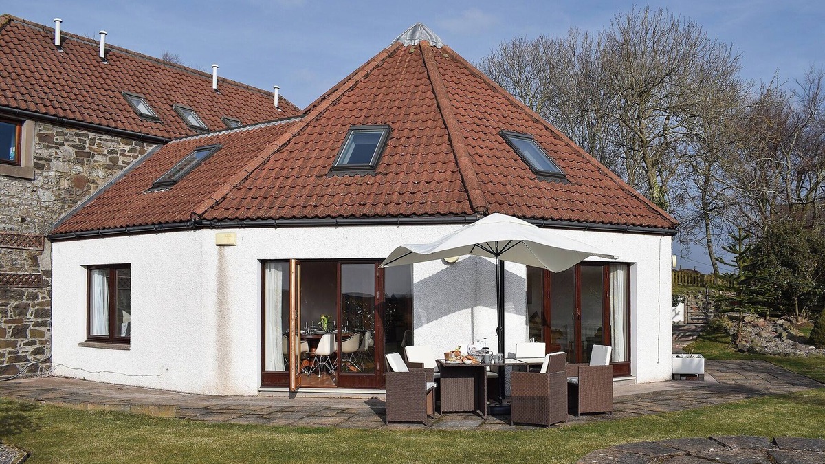 Leuchars Cottage | 4 bedroom accommodation in Balmullo, near St Andrews
