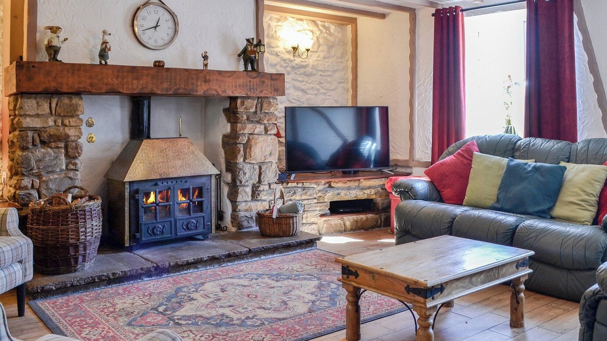 Greenhead Cottage | 4 bedroom accommodation in Lonbyres, near Greenhead
