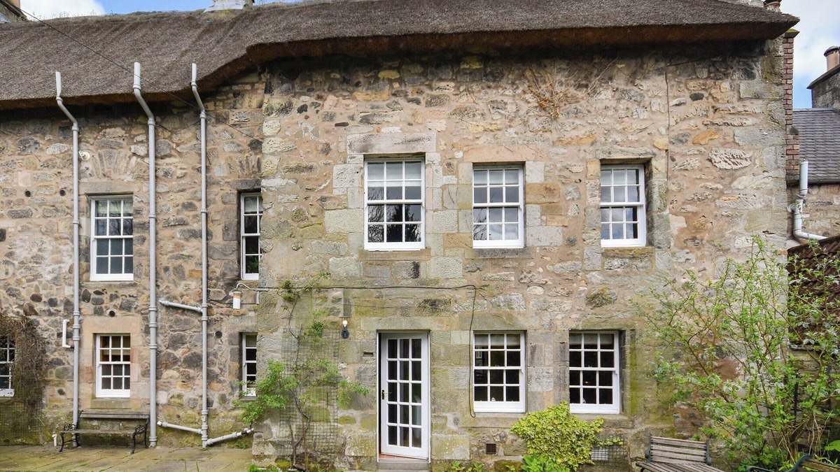 Falkland Cottage | 4 bedroom accommodation in Falkland