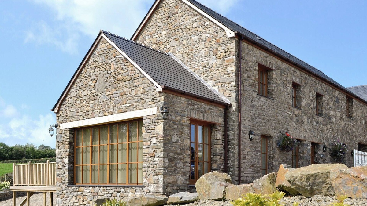 Felinfach Cottage | 4 bedroom accommodation in Mydroilyn, near Aberaeron
