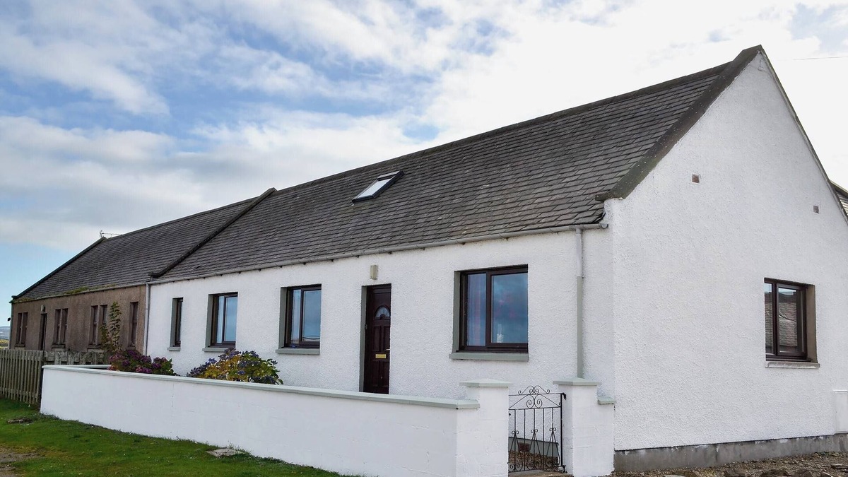 Fochabers Cottage | 4 bedroom accommodation in Kingston-on-Spey, near Fochabers