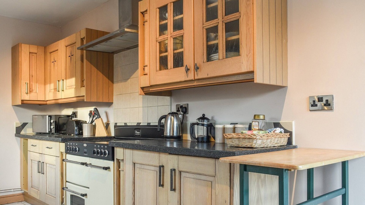 Kidwelly Cottage | 4 bedroom accommodation in Kidwelly