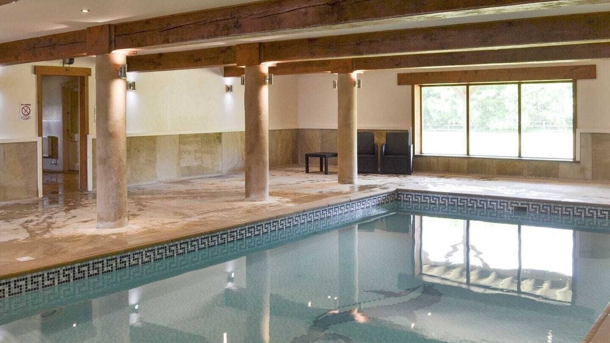 Kilnwick Cottage | 4 bedroom accommodation in Brandesburton, near Bridlington