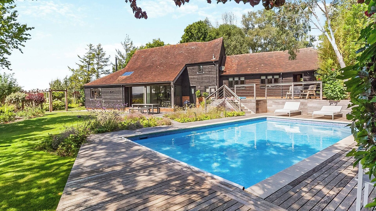 Piltdown Cottage | 4 bedroom accommodation in Shortgate, Lewes