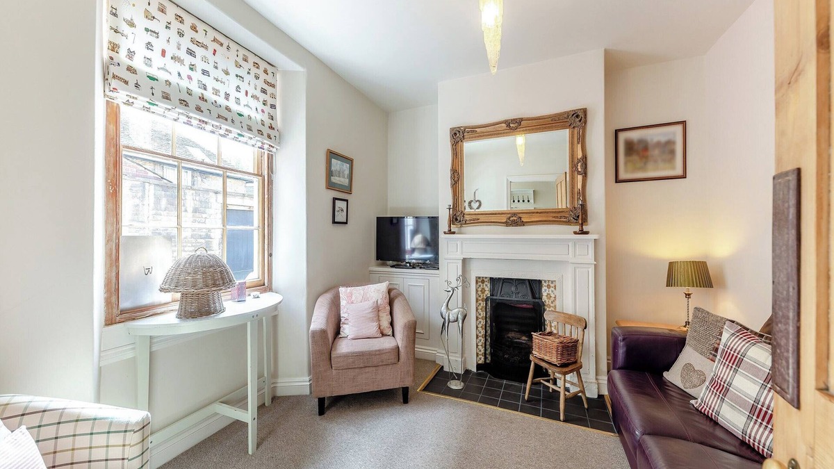 Stamford Cottage | 4 bedroom accommodation in Stamford