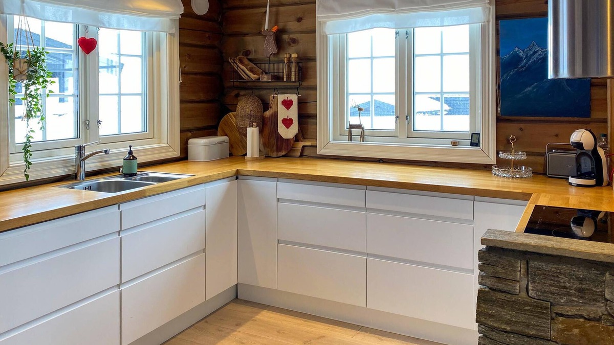 Sykkylven House | 4 bedroom accommodation in Sykkylven