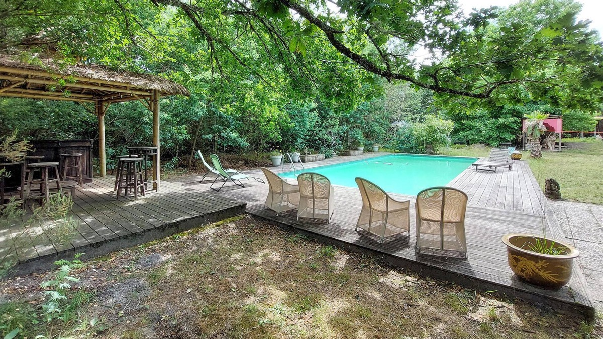 Merignac House | 4 bedroom accommodation in Mérignac