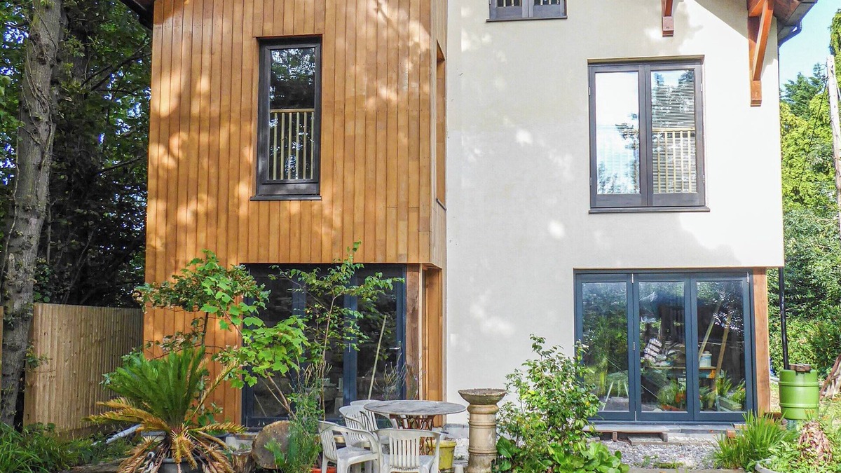 Whiteley Cottage | 4 bedroom accommodation in Fareham