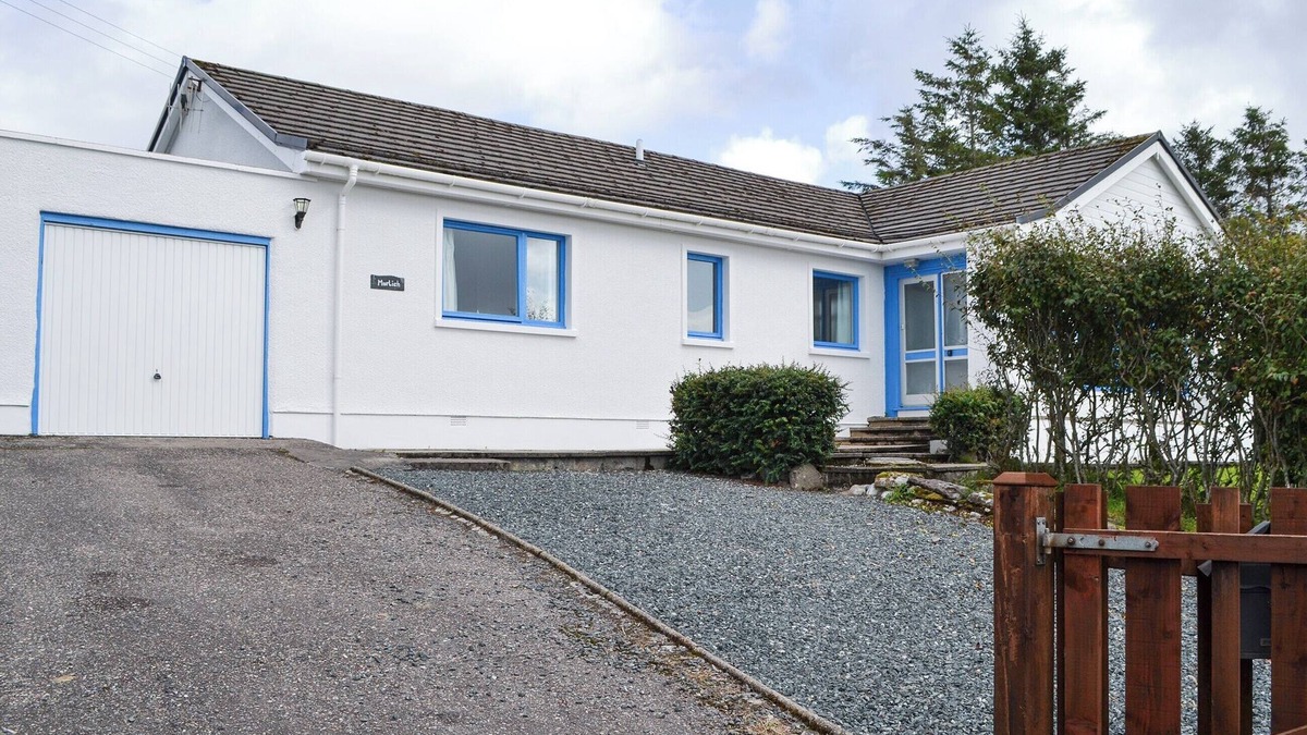 The Hebrides Cottage | 4 bedroom accommodation in Gairloch