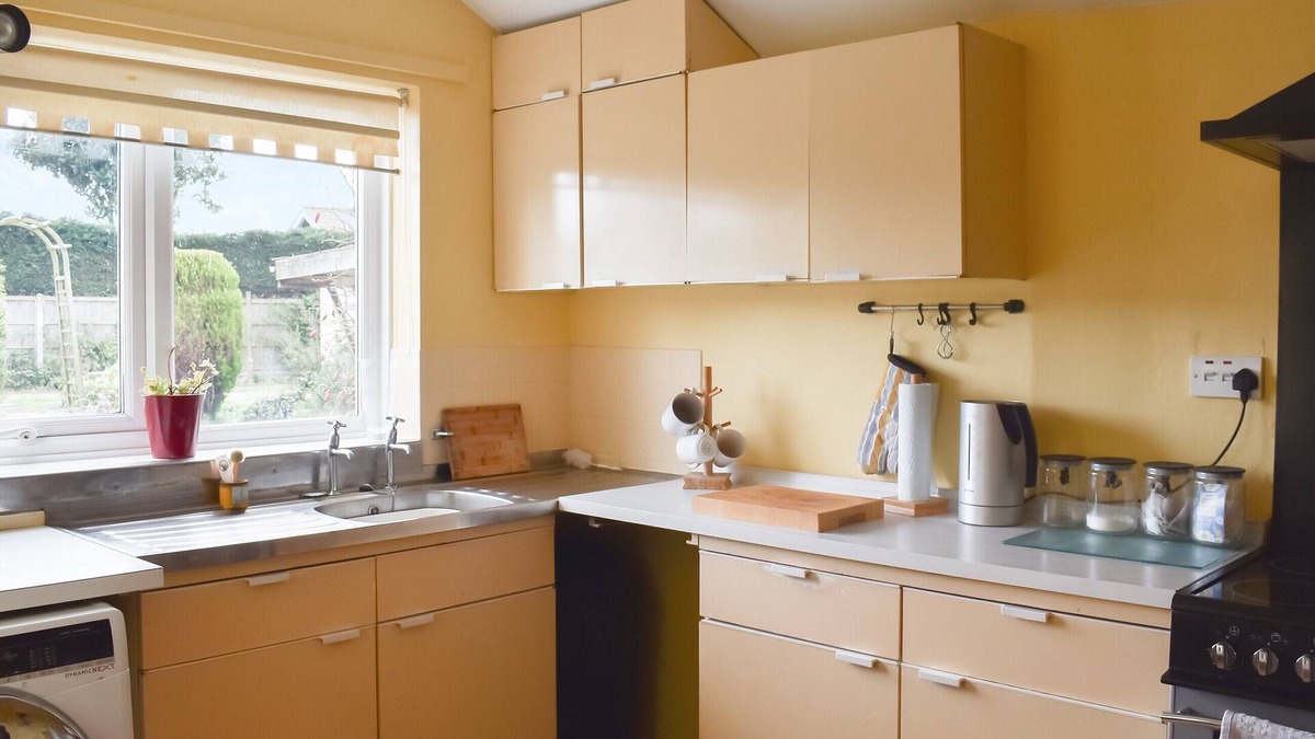 Ipswich Cottage | 4 bedroom accommodation in Stutton, near Ipswich