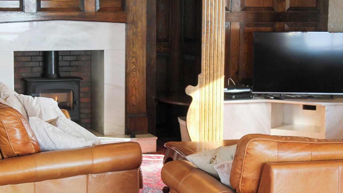 Llanelli Cottage | 4 bedroom accommodation in Felinfoel, near Kidwelly