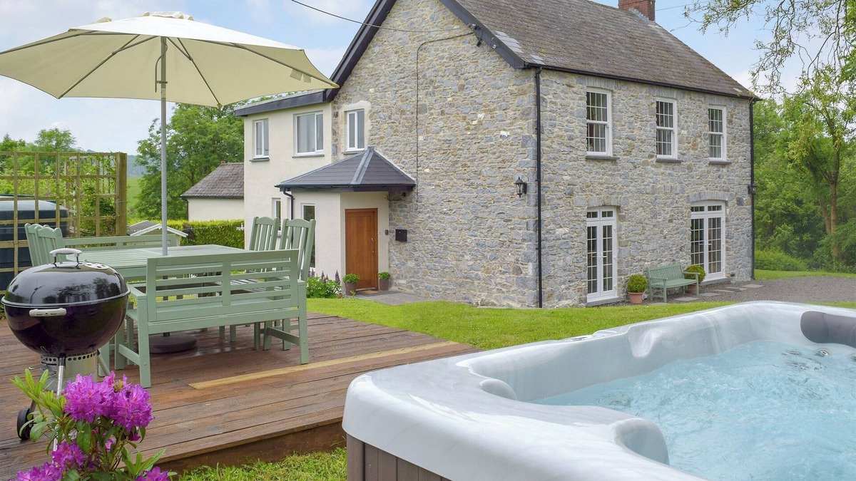 Narberth Cottage | 4 bedroom accommodation in Llanmill, near Narberth