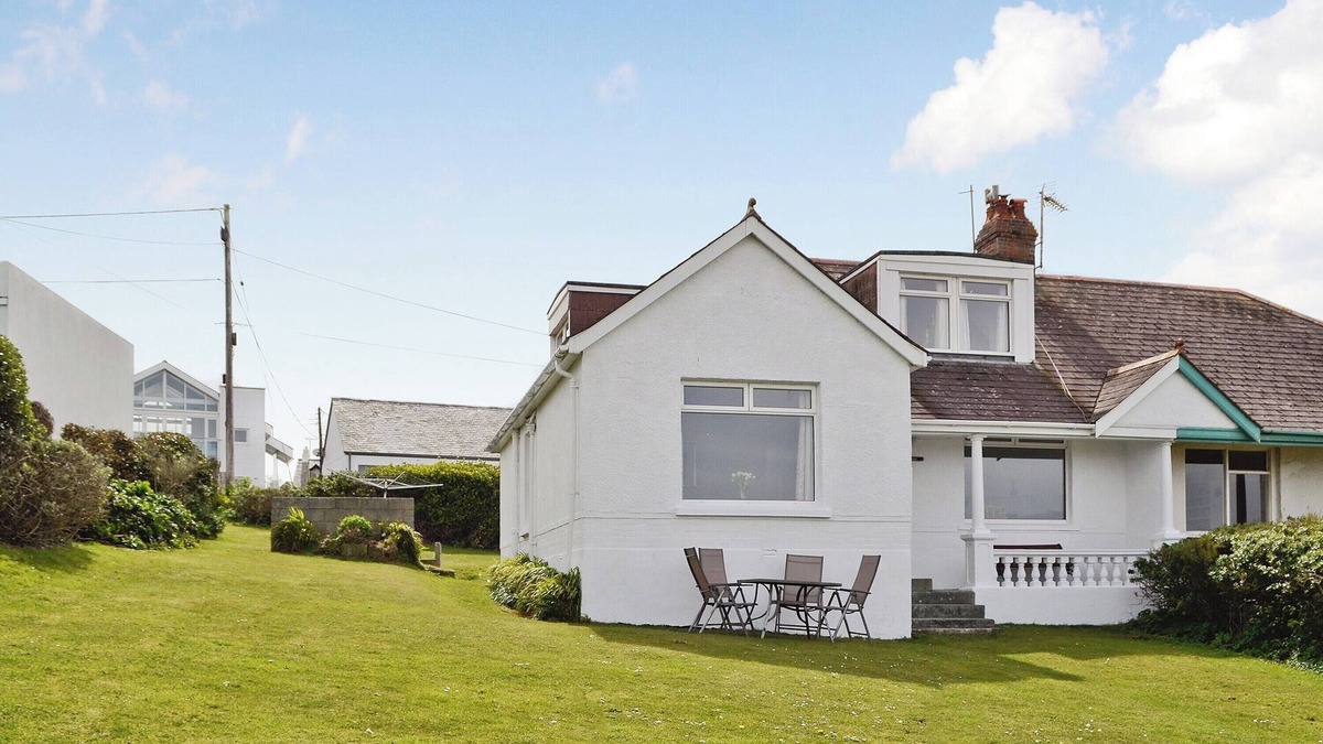 Polzeath Cottage | 4 bedroom accommodation in Polzeath