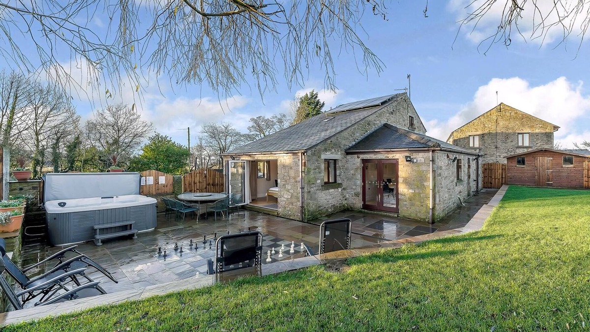 Preston Cottage | 4 bedroom accommodation in Inglewhite, near Longridge