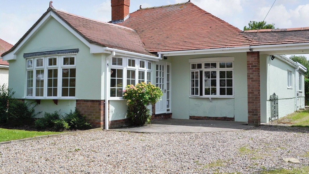 Chapel Saint Leonards Cottage | 4 bedroom accommodation in Chapel St. Leonards, near Skegness