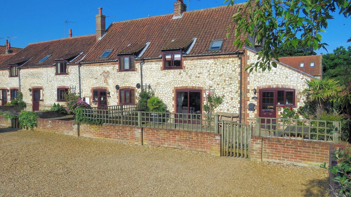 Thornham Cottage | 4 bedroom accommodation in Thornham