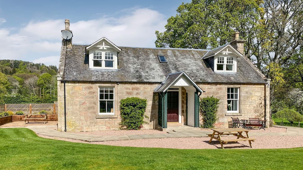 Alford Cottage | 4 bedroom accommodation in Glenkindie, near Alford