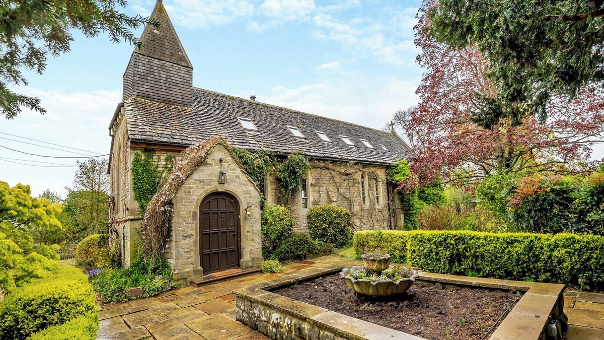 Highway Cottage | 4 bedroom accommodation in Hilmarton, near Calne