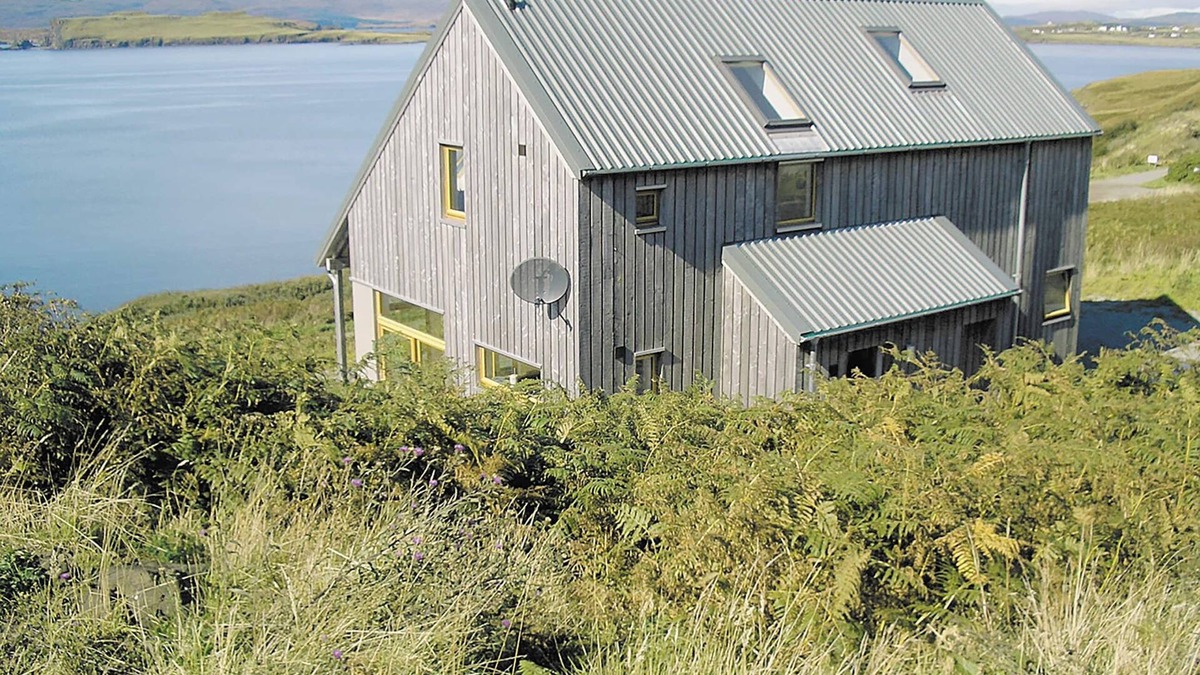Beinn Orasaigh Cottage | 4 bedroom accommodation in Carbost