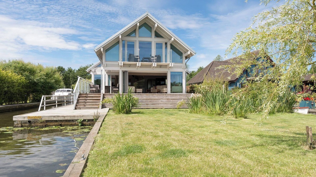 Horning Cottage | 4 bedroom accommodation in Horning, near Wroxham