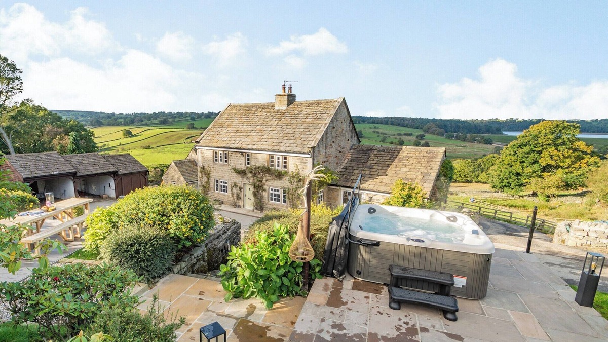 Otley Cottage | 4 bedroom accommodation in Jack Hill, near Harrogate