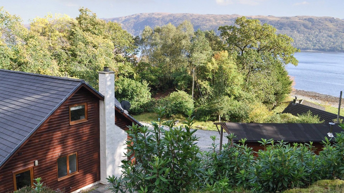 Salen Cottage | 4 bedroom accommodation in Camus Inas, Salen, near Acharacle