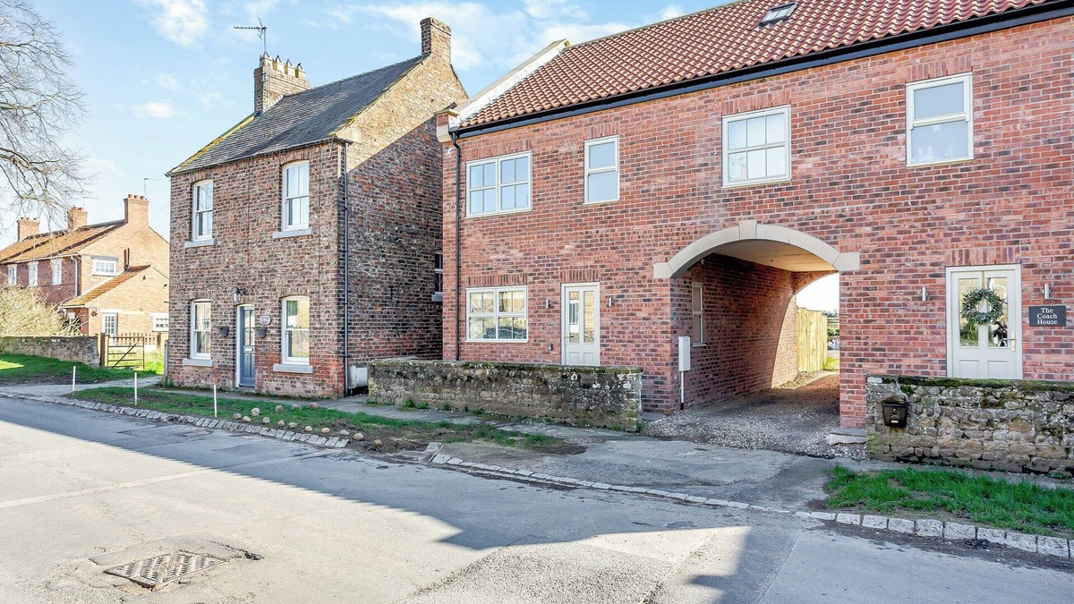 Rainton Cottage | 4 bedroom accommodation in Rainton, near Thirsk