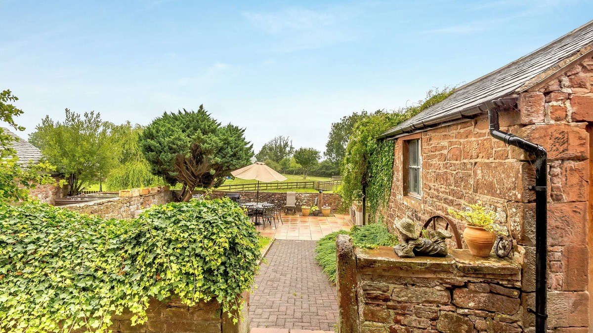 Parsonby Cottage | 4 bedroom accommodation in Arkleby, near Cockermouth