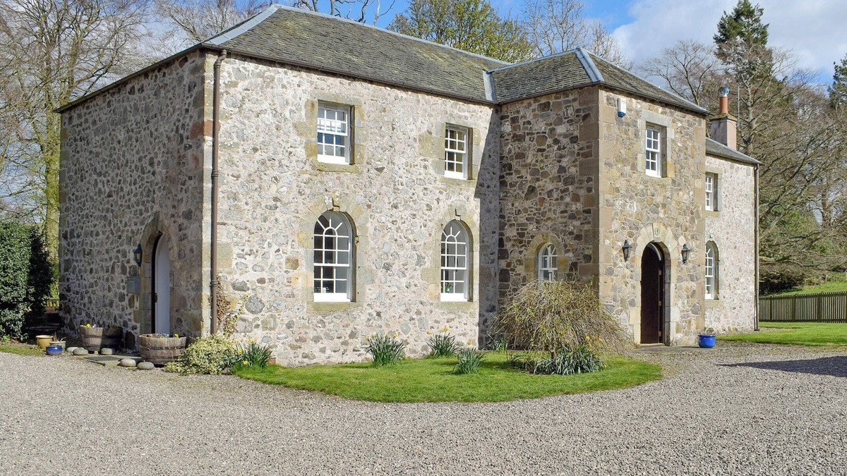 Cupar Cottage | 4 bedroom accommodation in Pitcairlie, near St Andrews