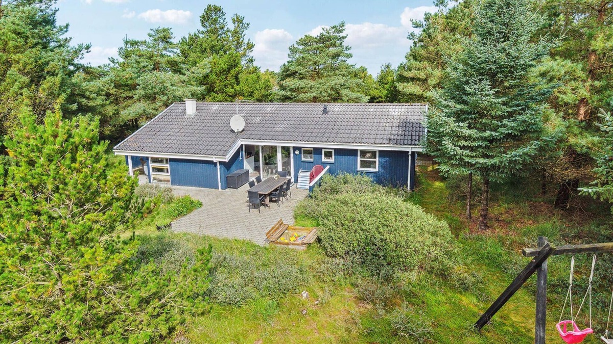 Torup Strand House | 4 bedroom amazing home in Fjerritslev