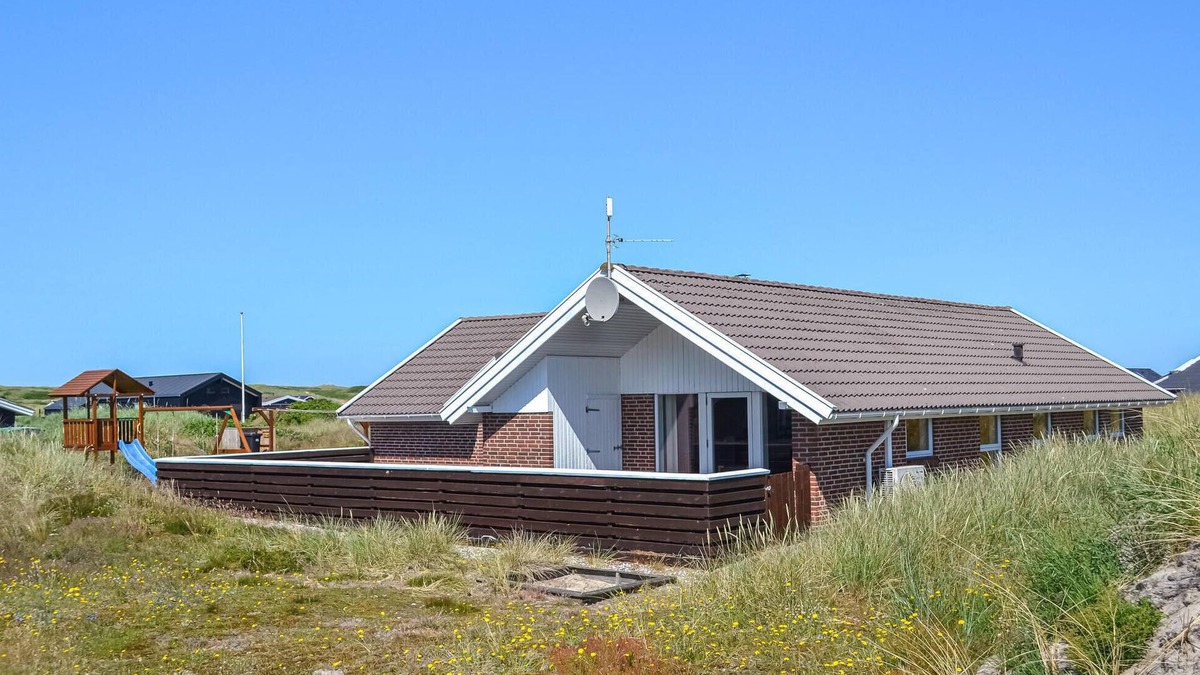 Hvide Sande House | 4 bedroom amazing home in Hvide Sande