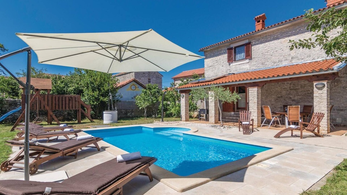 Cabrunici House | 4 bedroom amazing home in Cabrunici
