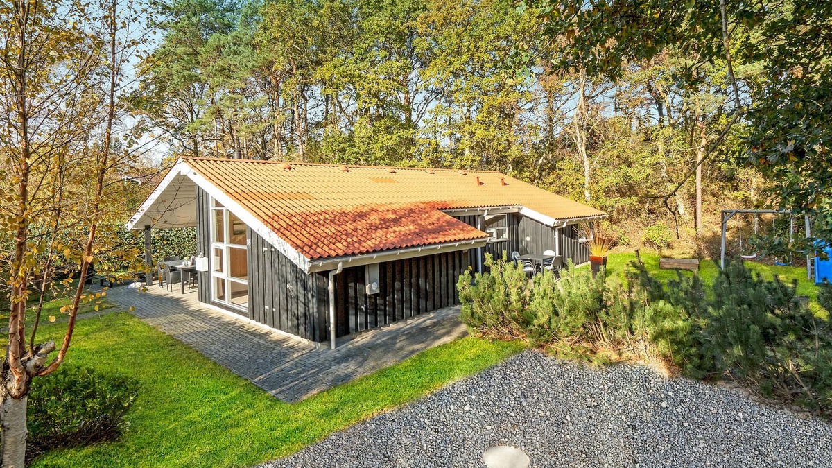 Hadsund House | 4 bedroom amazing home in Hadsund