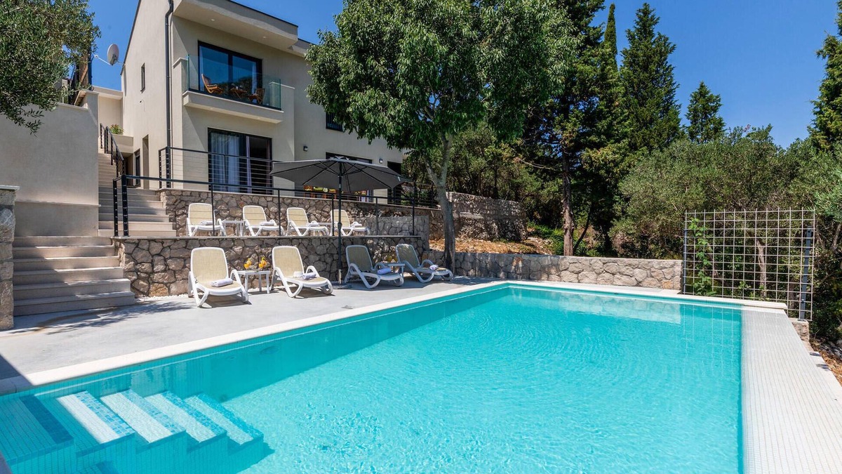 Kremena House | 4 bedroom amazing home in Kremena