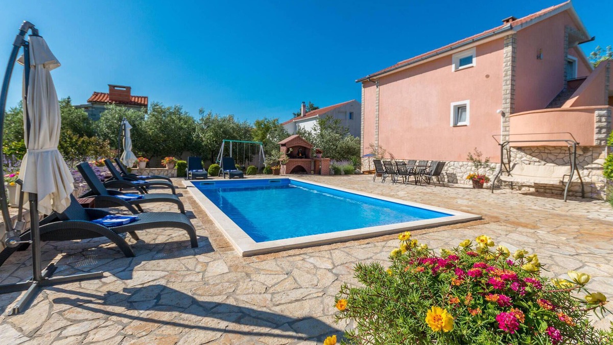 Benkovac House | 4 bedroom amazing home in Miranje