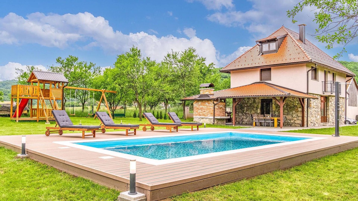 Otocac House | 4 bedroom amazing home in Otocac