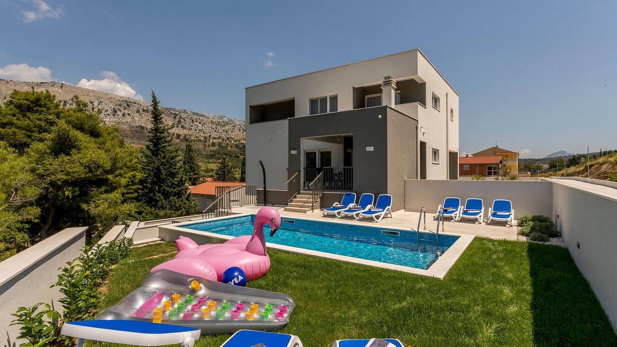 Tugare House | 4 bedroom amazing home in Tugare