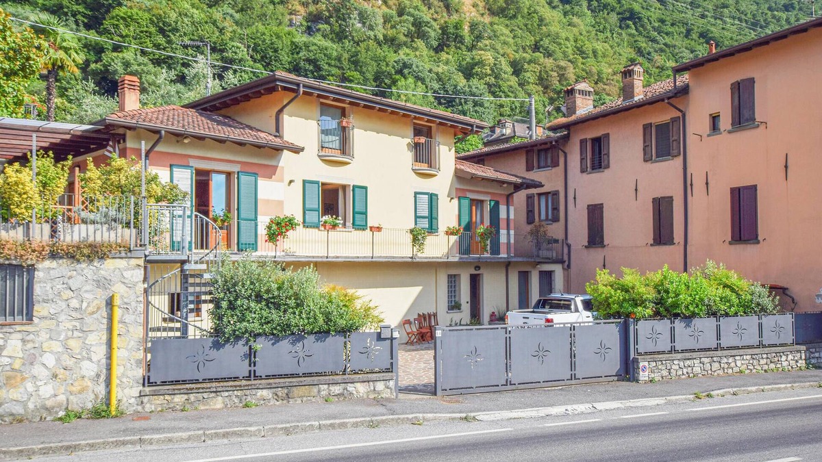 Pilzone House | 4 bedroom amazing home in Pilzone/Iseo
