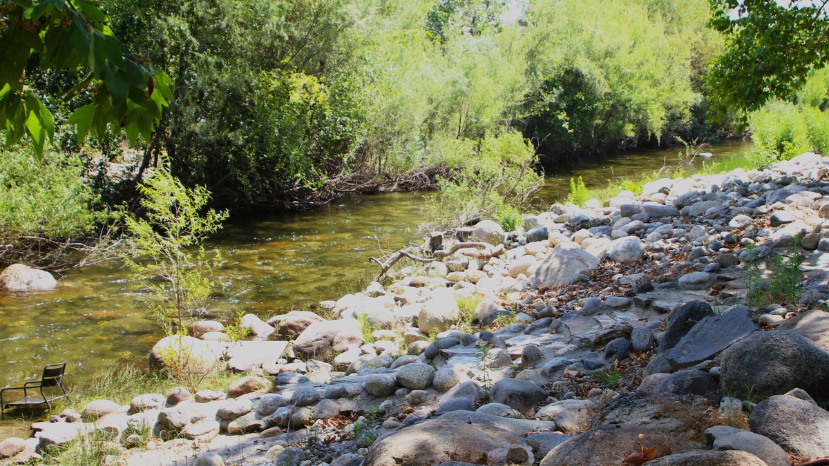 Three Rivers House | 4 Bedroom and 4 Bathroom plus River Front and Pet Friendly!