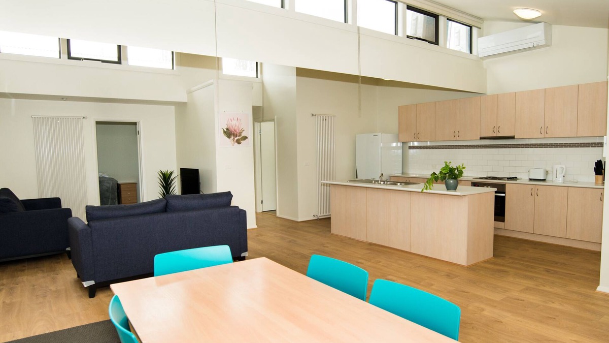 Golden Point Apartment | 4 Bedroom Apartment | Ideal for families, couples, individuals and others