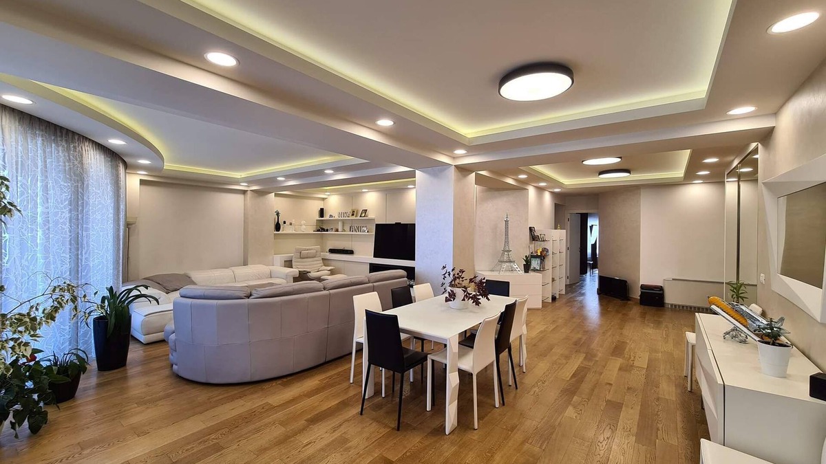 Kentron Apartment | 4 bedroom apartment in the center of Yerevan
