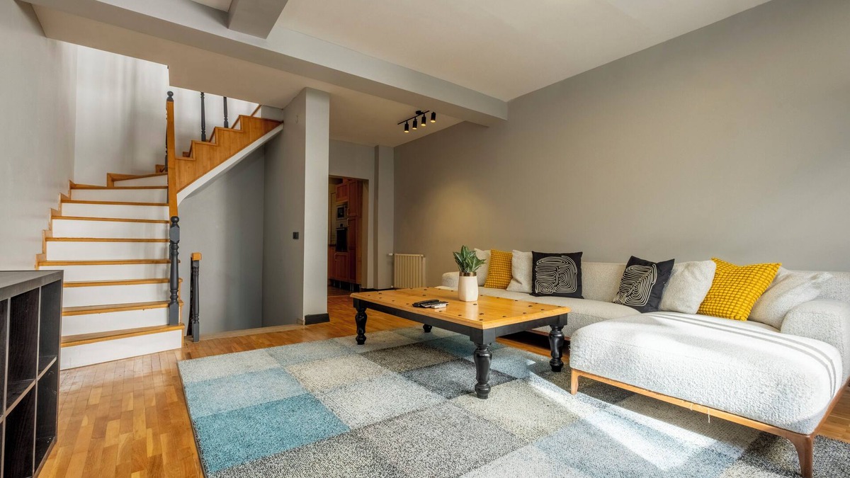 Tophane Apartment | 4-bedroom apartment with private terrace, AC and WiFi