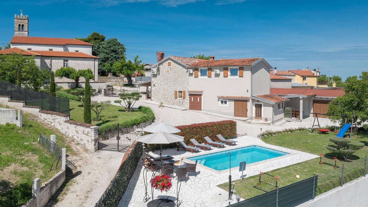 Nova Vas House | 4 bedroom awesome home in Nova Vas