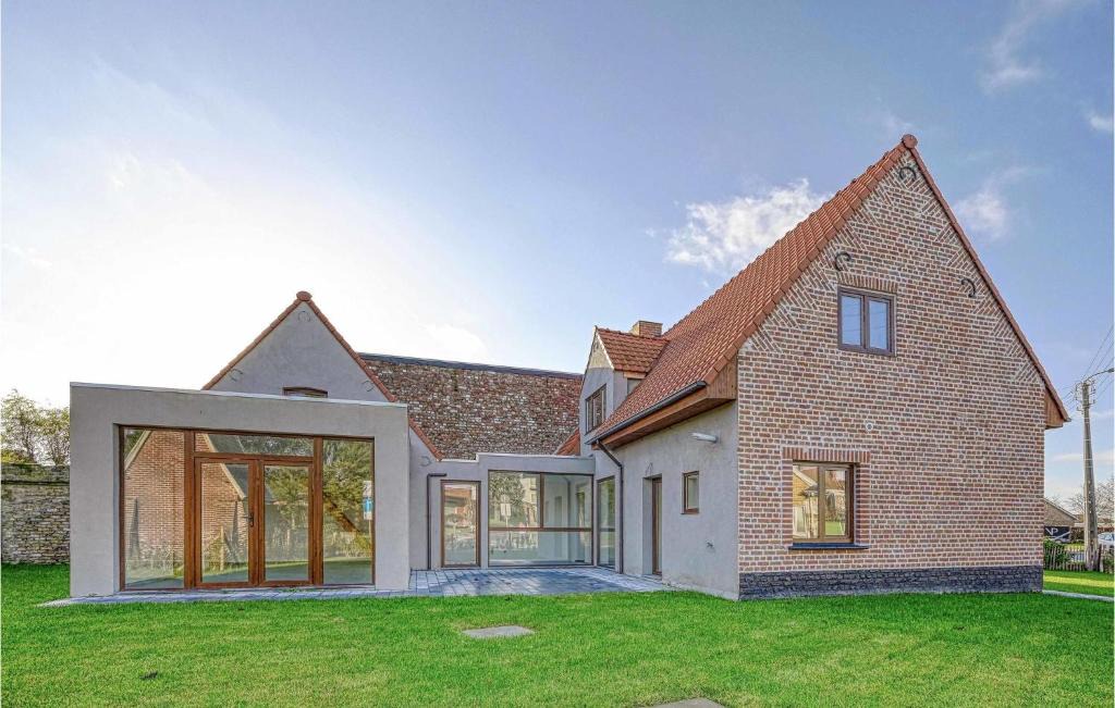 Diksmuide House | 4 Bedroom Awesome Home In Diksmuide