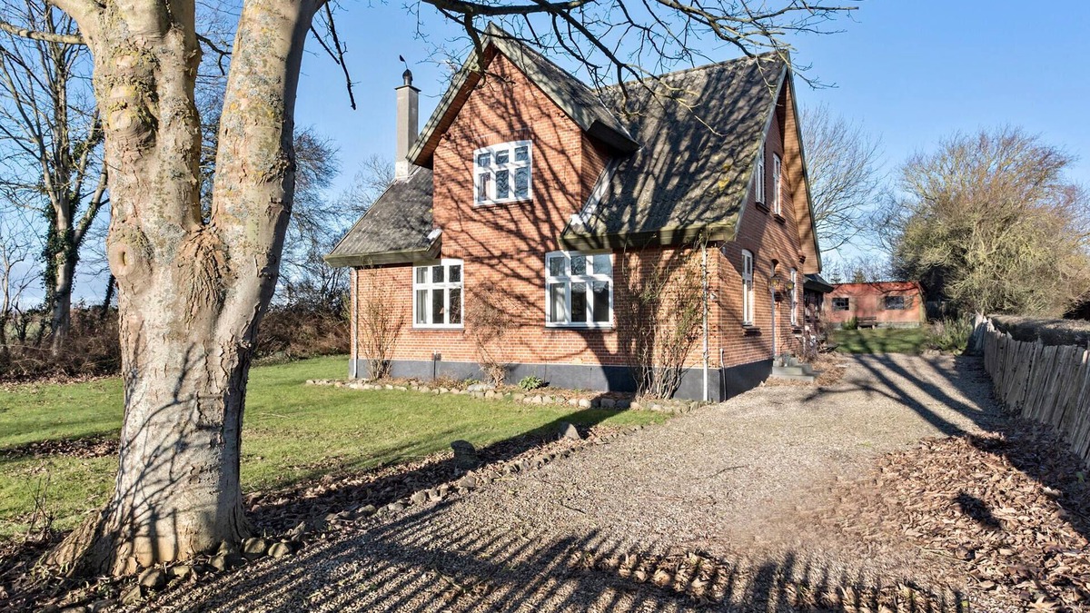 Sydlangeland House | 4 bedroom awesome home in Humble