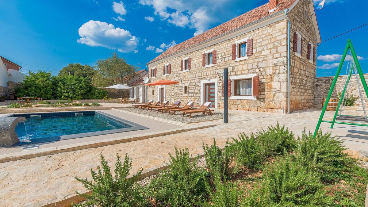 Oklaj House | 4 bedroom beautiful home in Citluk