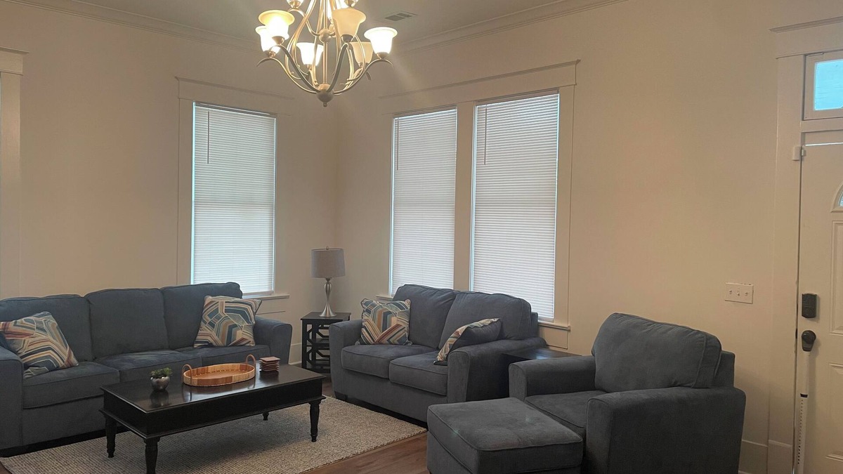 Natchitoches House | 4-bedroom bungalow in amazing Natchitoches with WiFi, AC near Northwestern Univ.